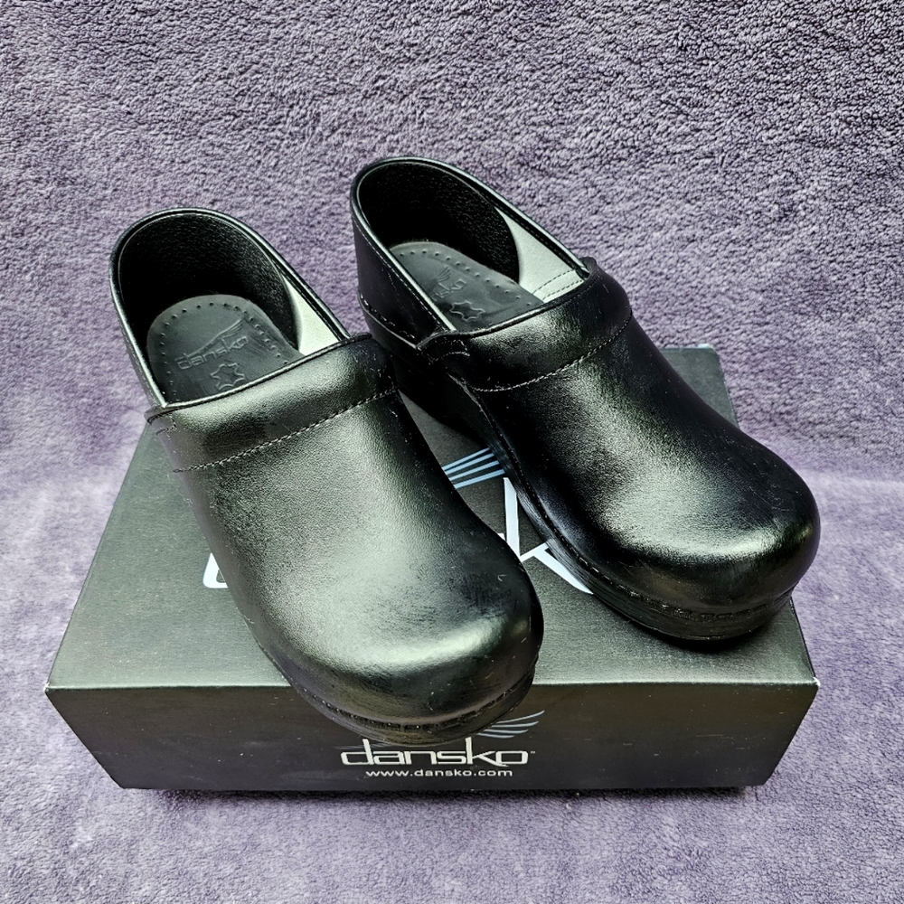 Black Dansko Clogs size 39
